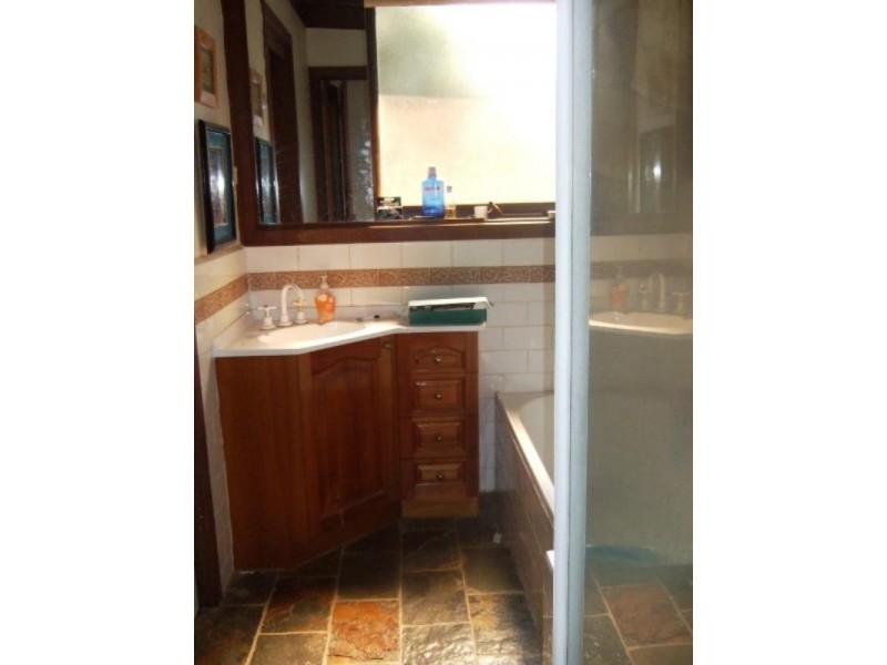 11 Blue Wren Drive, Mount Evelyn VIC 3796