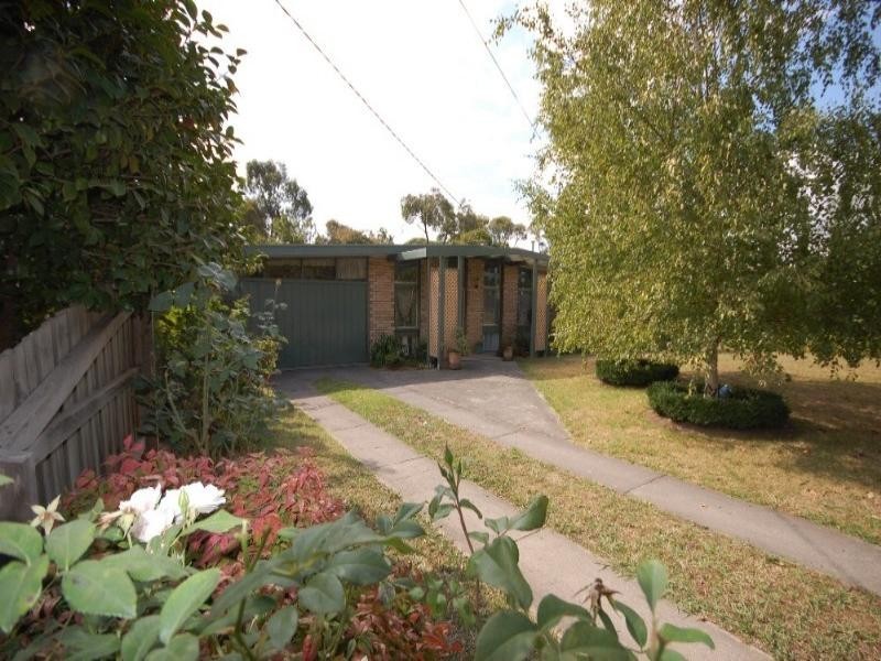 13 Dorothy Road, Mount Evelyn VIC 3796
