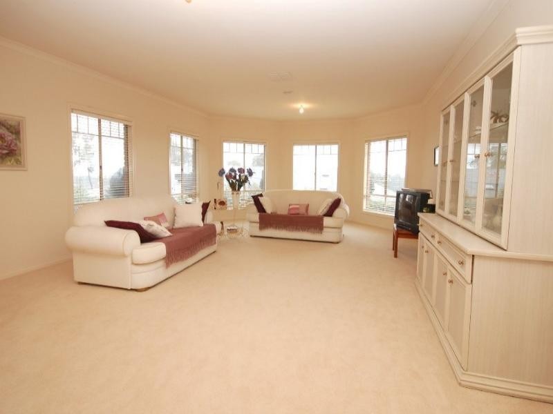 27 Lily Road, Lilydale VIC 3140