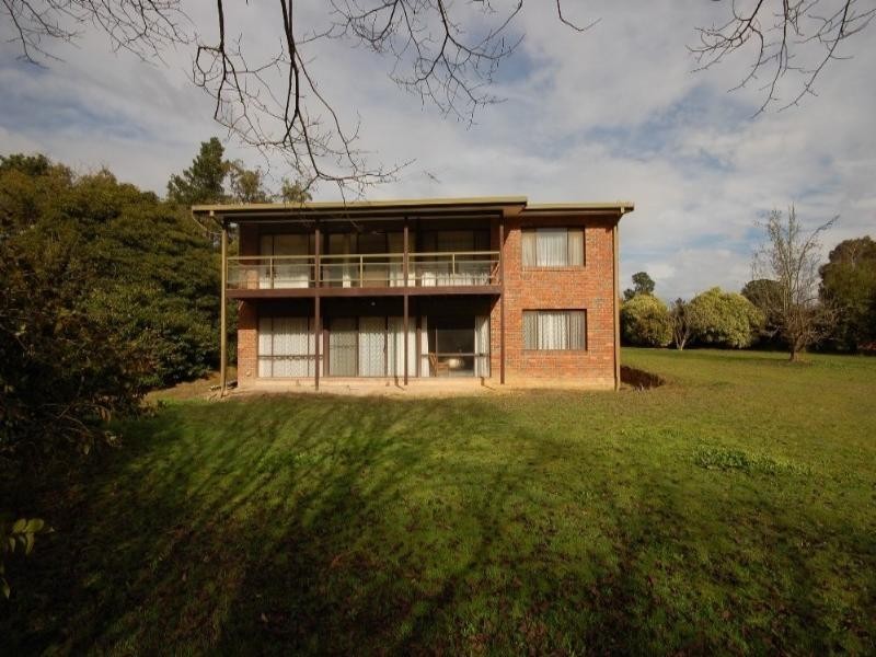 5 Wanda Avenue, Wandin North VIC 3139