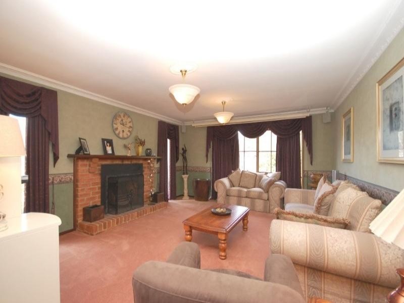 1 Chevalier Crescent, Mooroolbark VIC 3138