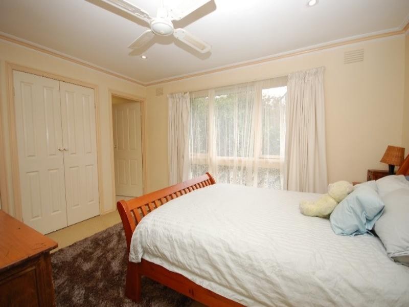 4 Stewart Avenue, Wandin North VIC 3139