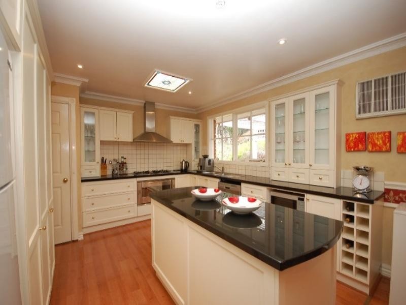 1 Chevalier Crescent, Mooroolbark VIC 3138