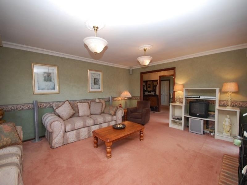 1 Chevalier Crescent, Mooroolbark VIC 3138