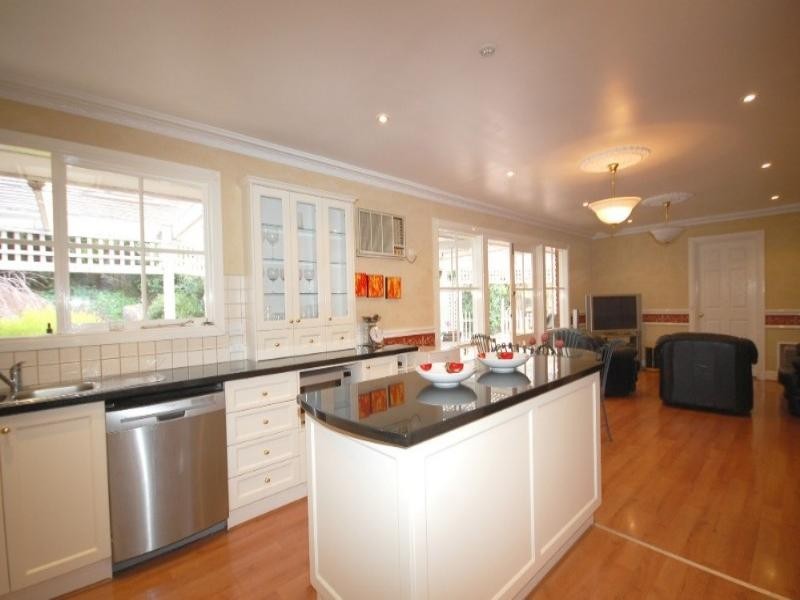 1 Chevalier Crescent, Mooroolbark VIC 3138