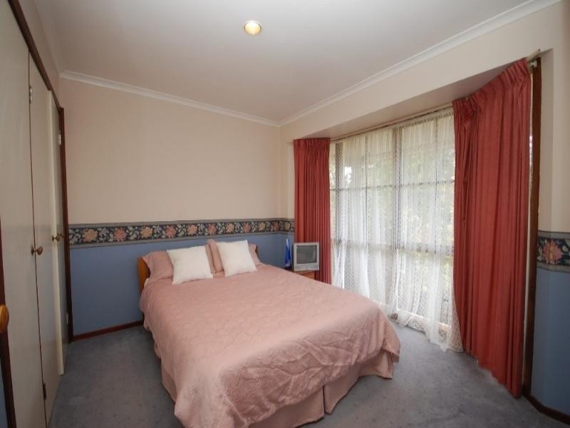 1 Chevalier Crescent, Mooroolbark VIC 3138