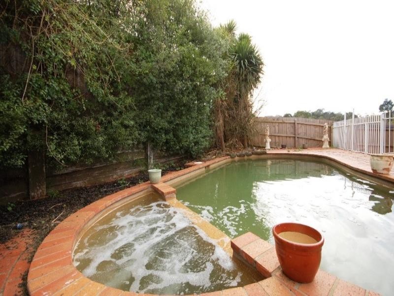 1 Chevalier Crescent, Mooroolbark VIC 3138