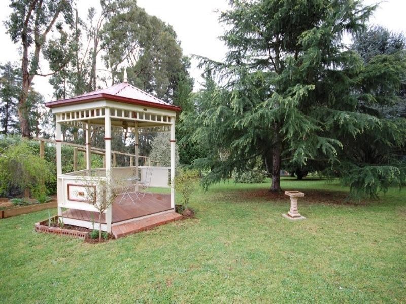 51 Edmund Road, Silvan VIC 3795