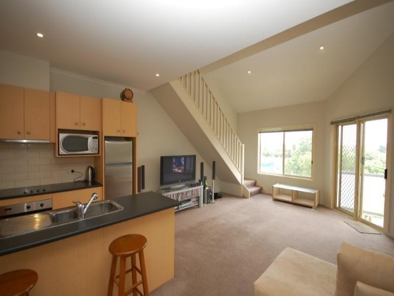 92/13-15 Hewish Road, Croydon VIC 3136