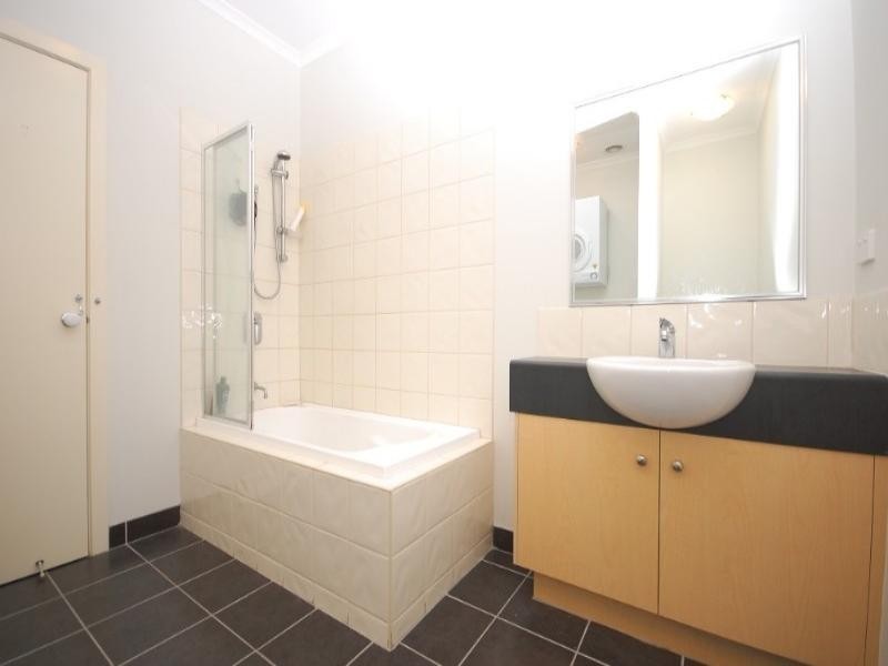 92/13-15 Hewish Road, Croydon VIC 3136