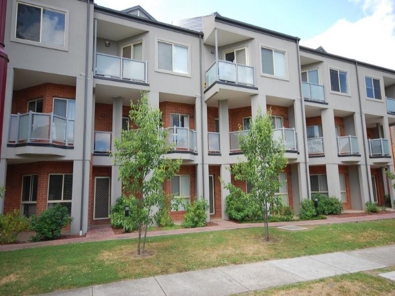 92/13-15 Hewish Road, Croydon VIC 3136