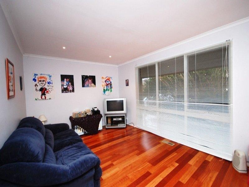 10/27 Central Avenue, Croydon South VIC 3136