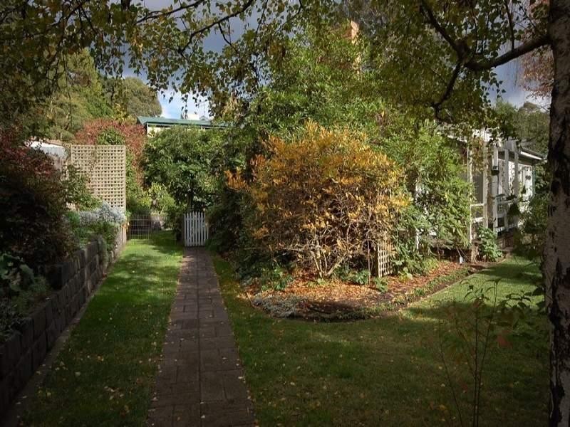 98 Birmingham Road, Mount Evelyn VIC 3796