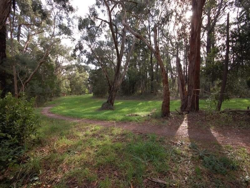 4 Aqueduct Avenue, Mount Evelyn VIC 3796