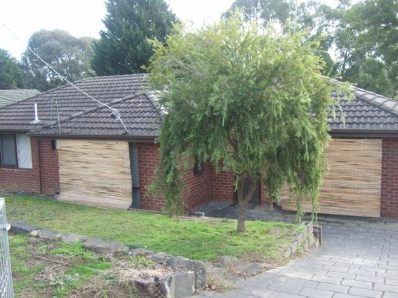 41 Esther Crescent, Mooroolbark VIC 3138