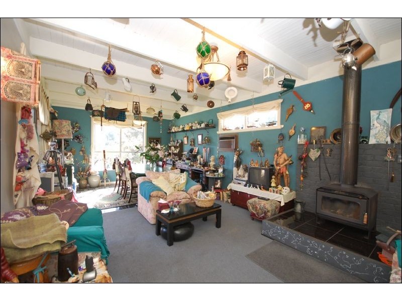 6 George Street, Wandin North VIC 3139