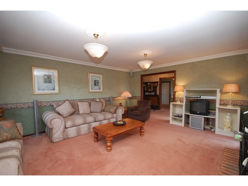 1 Chevalier Crescent, Mooroolbark VIC 3138