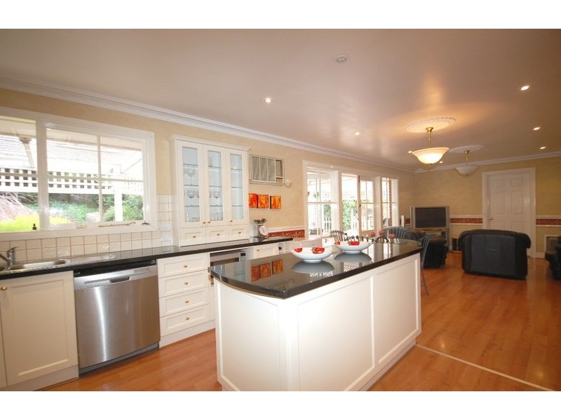 1 Chevalier Crescent, Mooroolbark VIC 3138