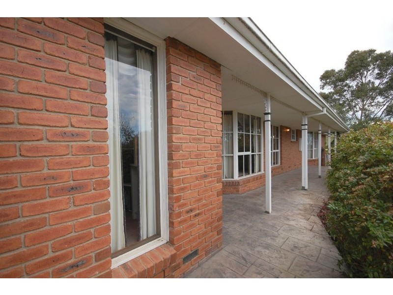 1 Chevalier Crescent, Mooroolbark VIC 3138