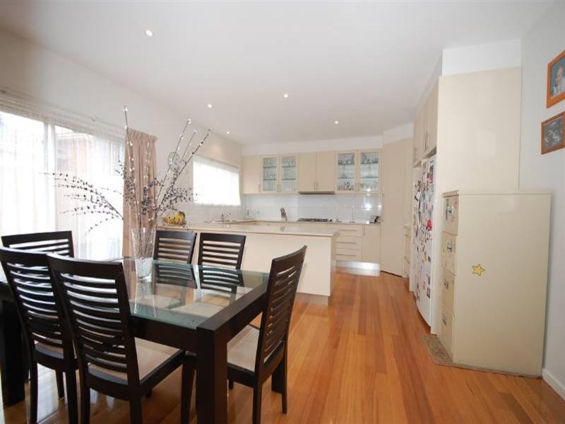 6a Wyuna Walk, Mooroolbark VIC 3138