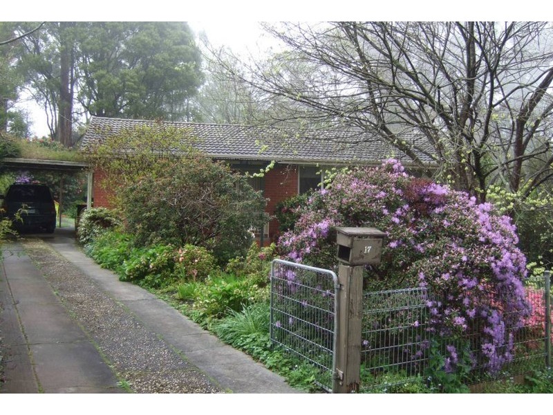 17 Olinda Crescent, Olinda VIC 3788