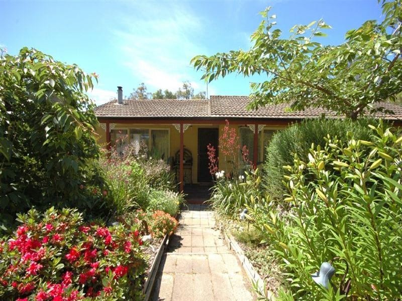 6 High Street, Seville East VIC 3139