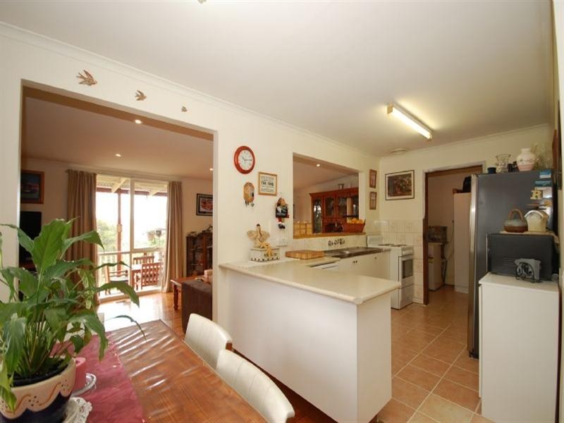 6 High Street, Seville East VIC 3139