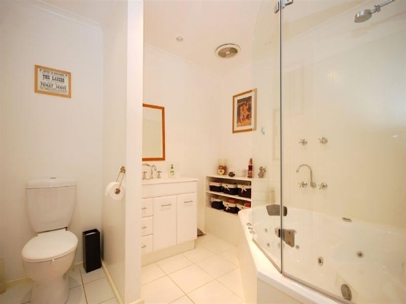 6 High Street, Seville East VIC 3139