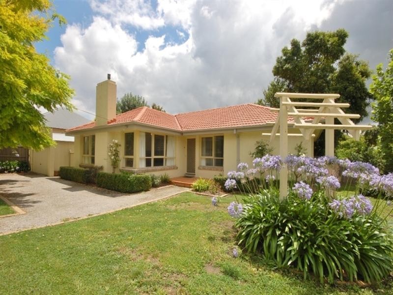 2 Bradman Avenue, Mount Evelyn VIC 3796