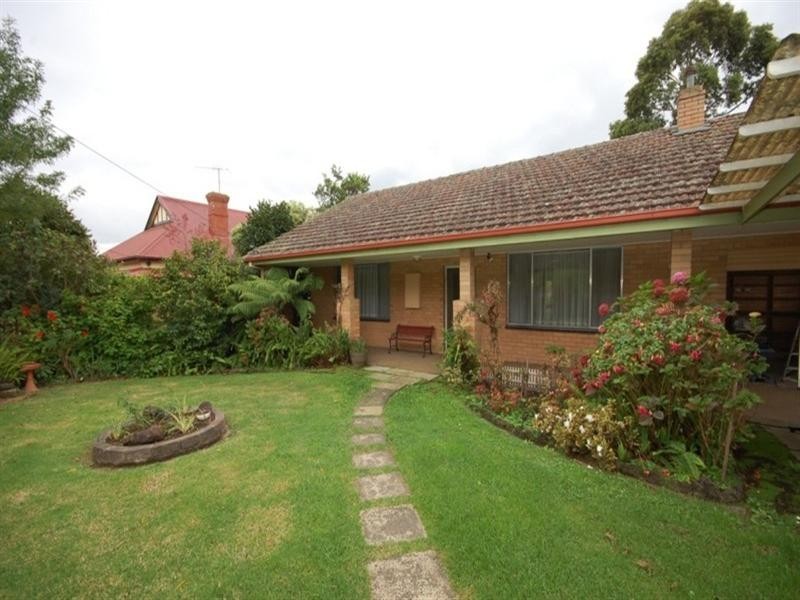383 Warburton Highway, Wandin North VIC 3139