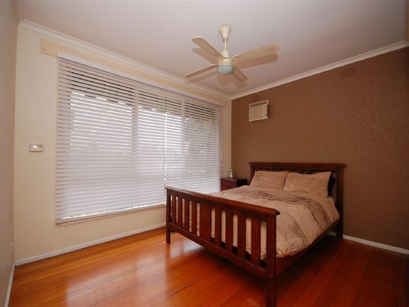 8 Kirtain Drive, Croydon VIC 3136