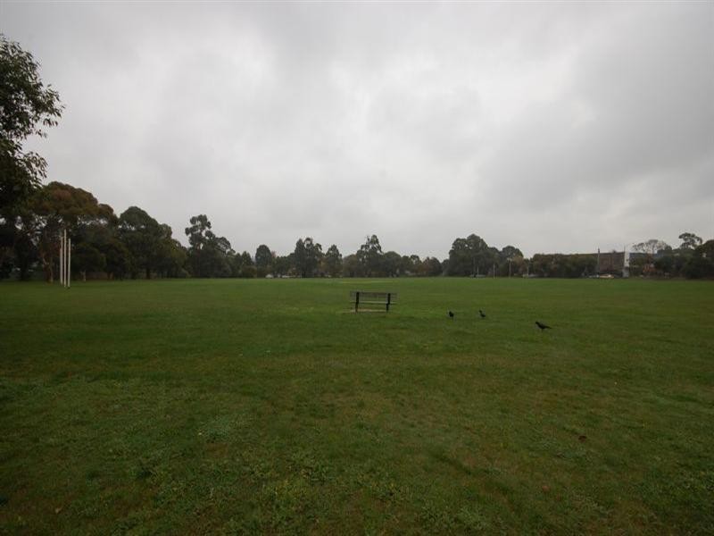 8 Kirtain Drive, Croydon VIC 3136