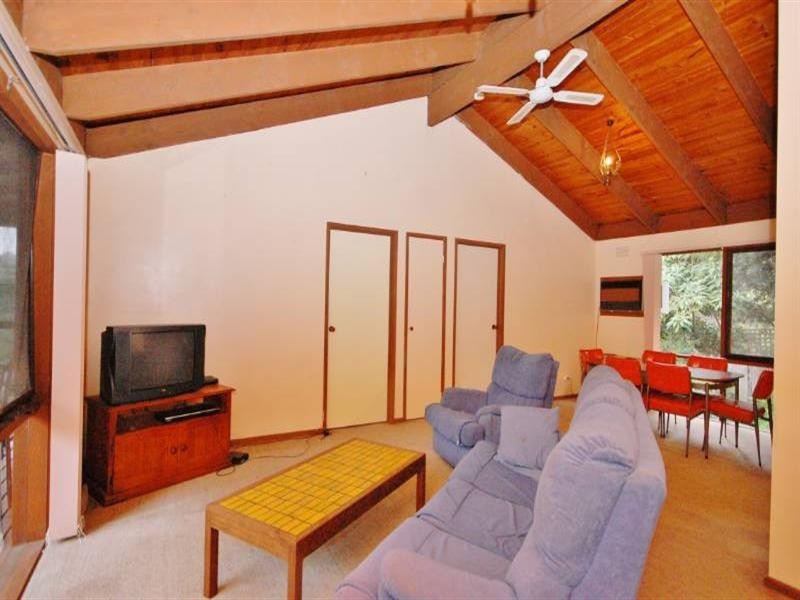 27 Drummond Road, Seville VIC 3139