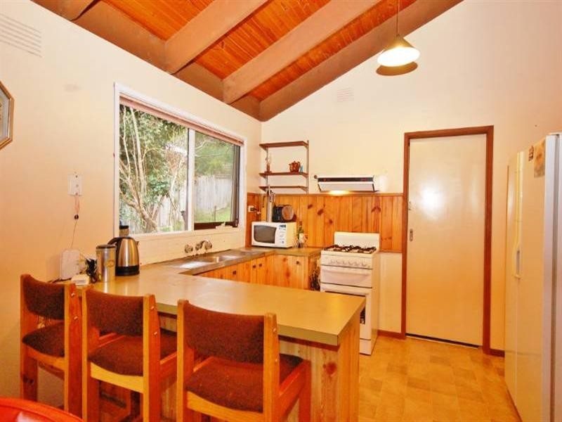 27 Drummond Road, Seville VIC 3139