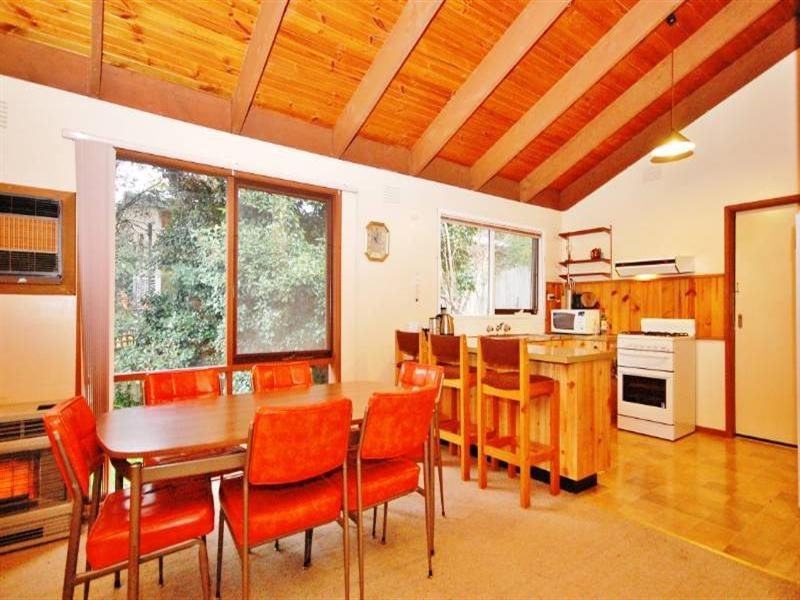 27 Drummond Road, Seville VIC 3139