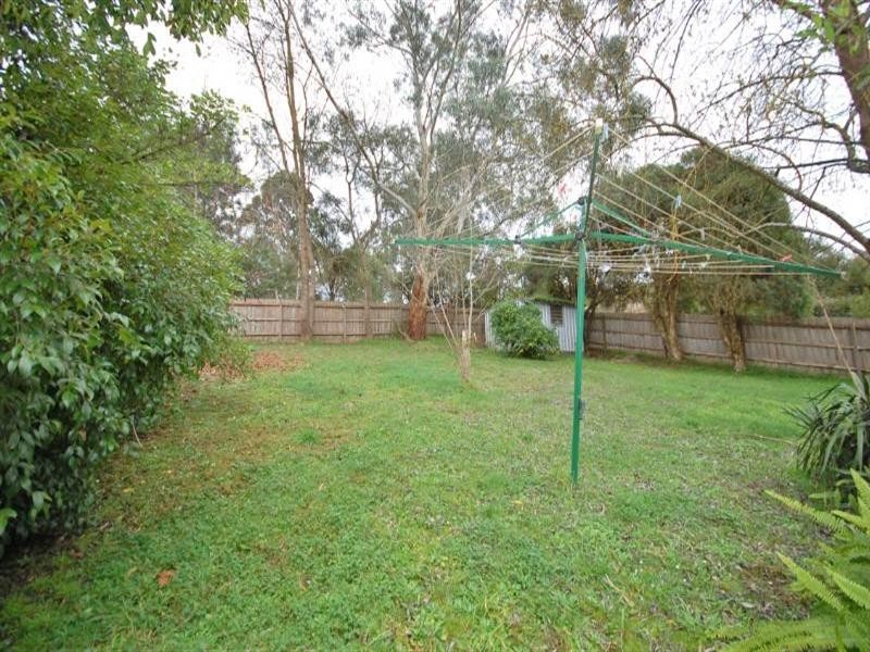 27 Drummond Road, Seville VIC 3139
