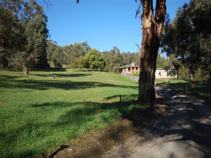 32 Centre Road, Yellingbo VIC 3139