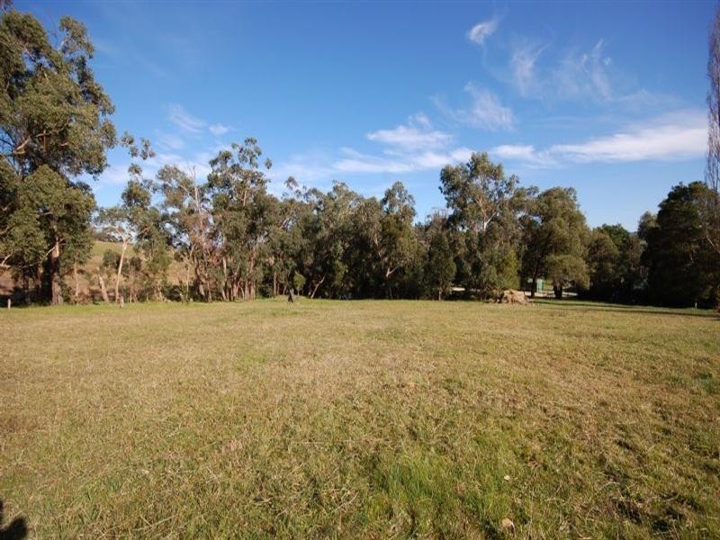 32 Centre Road, Yellingbo VIC 3139