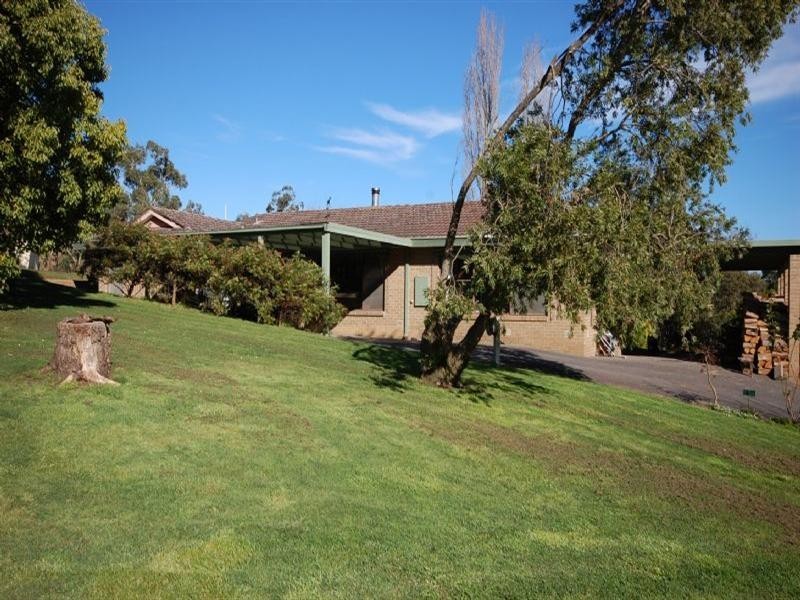 32 Centre Road, Yellingbo VIC 3139