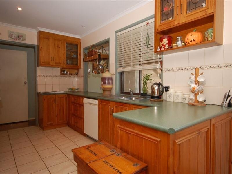 32 Centre Road, Yellingbo VIC 3139