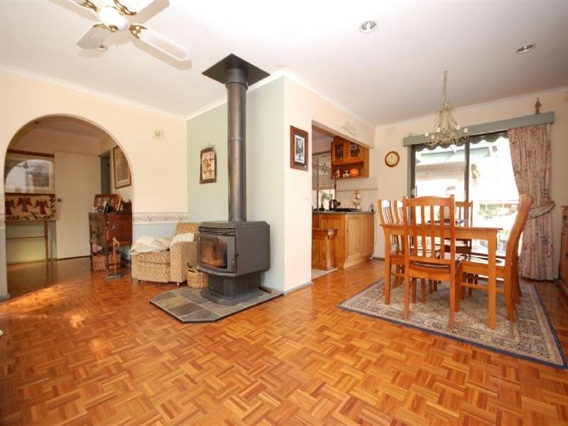 32 Centre Road, Yellingbo VIC 3139