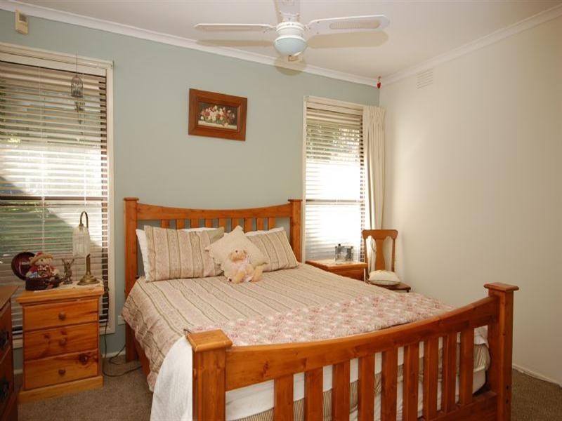 32 Centre Road, Yellingbo VIC 3139
