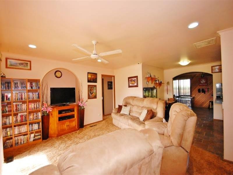 18 Alfred Street, Wandin North VIC 3139