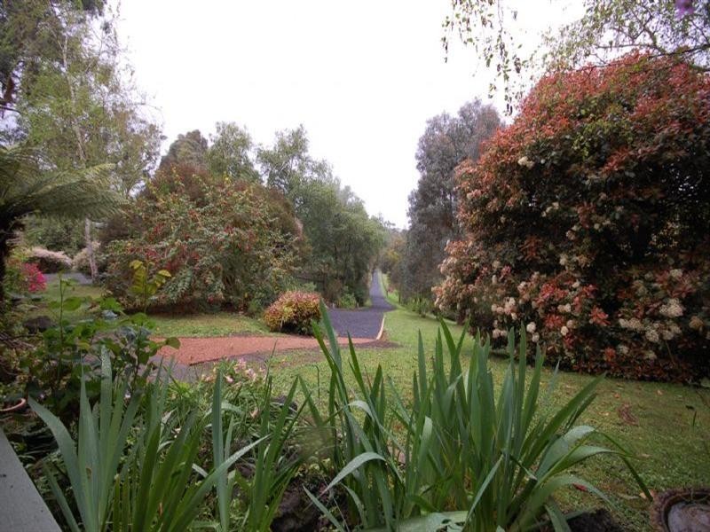 45 Railway Parade, Wandin North VIC 3139