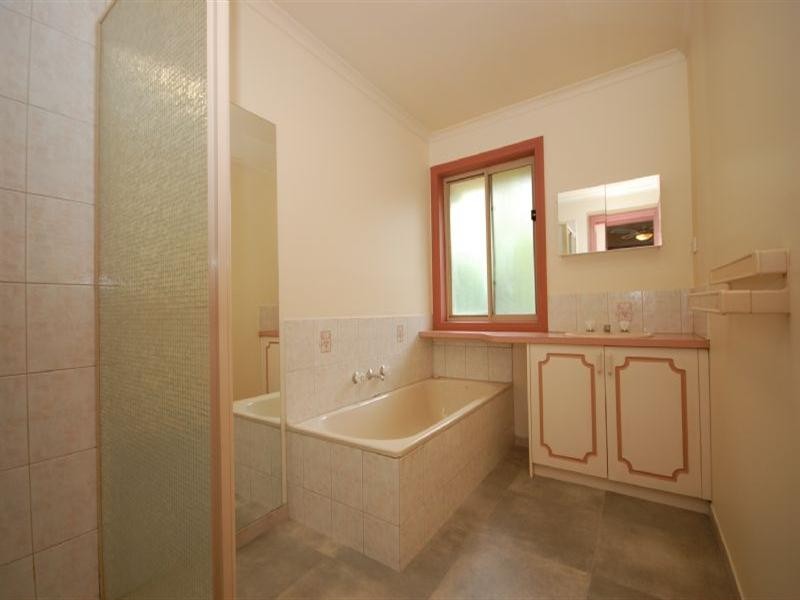 1/13 Hereford Road, Mount Evelyn VIC 3796