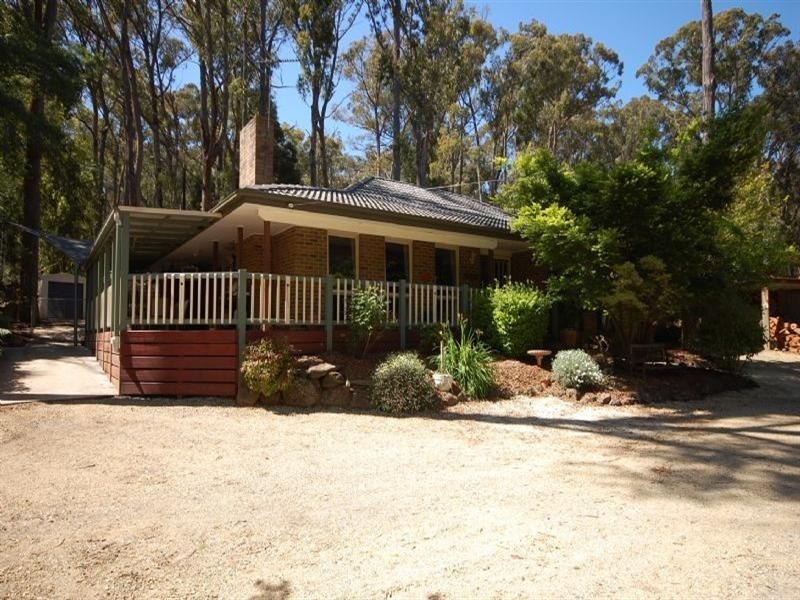 27 Priestley Crescent, Mount Evelyn VIC 3796