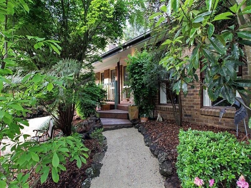 27 Priestley Crescent, Mount Evelyn VIC 3796