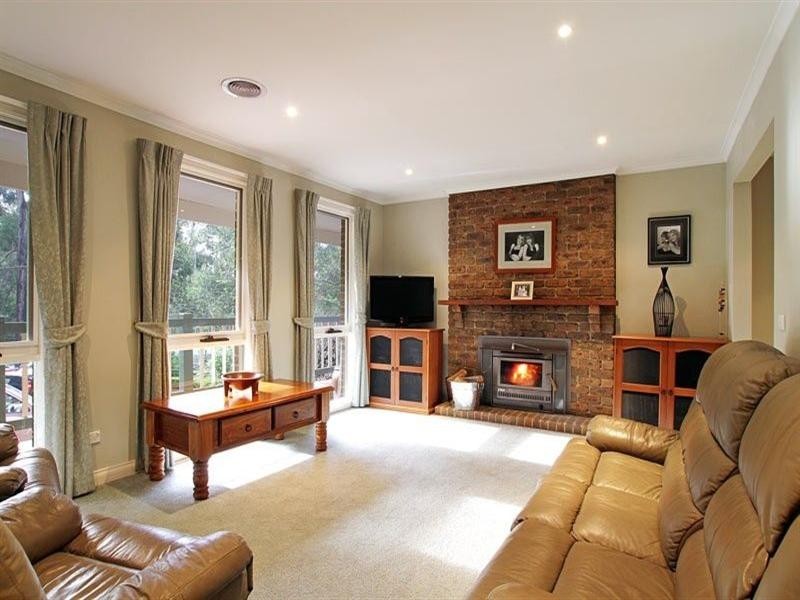 27 Priestley Crescent, Mount Evelyn VIC 3796