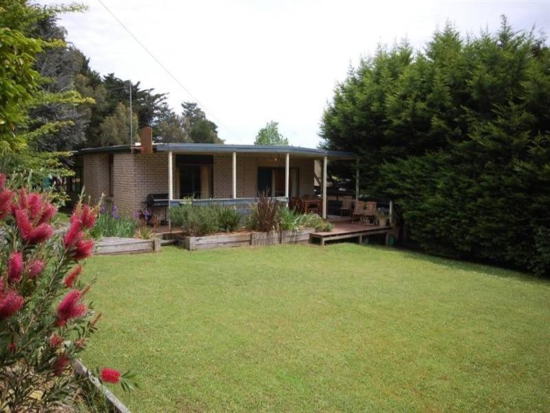 340 Warburton Highway, Wandin North VIC 3139