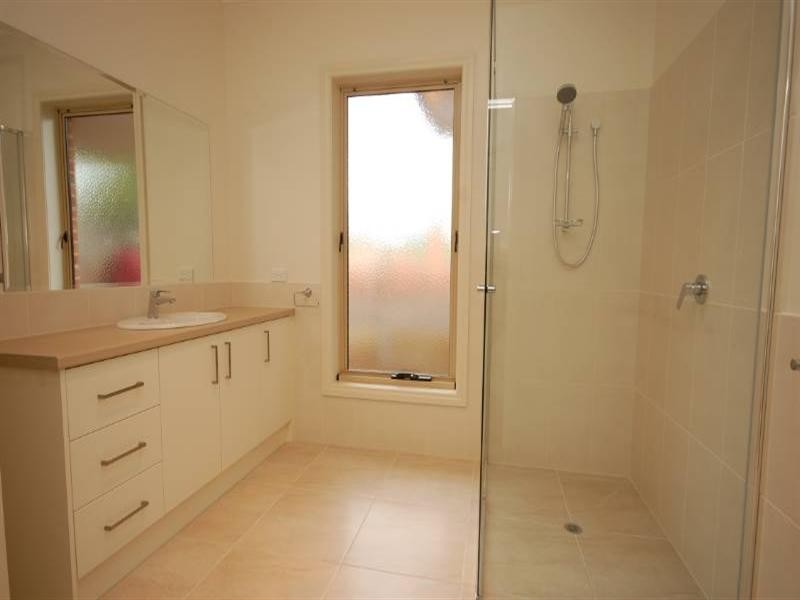 1/377 Clegg Road, Wandin North VIC 3139